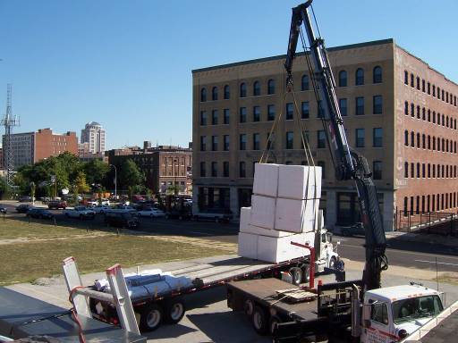 2007-09-28b Crown C Supply Arranges Rooftop Delivery