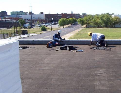 2007-09-28e Dwayne Taylor + James Richardson Remove Parapet Wall Flashing